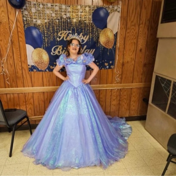 Meet your Posher, Deyna - Picture 2 of 3